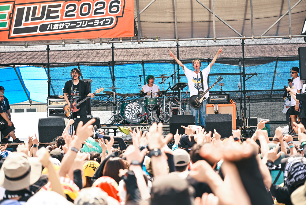 EGG BRAIN ライブ写真 1