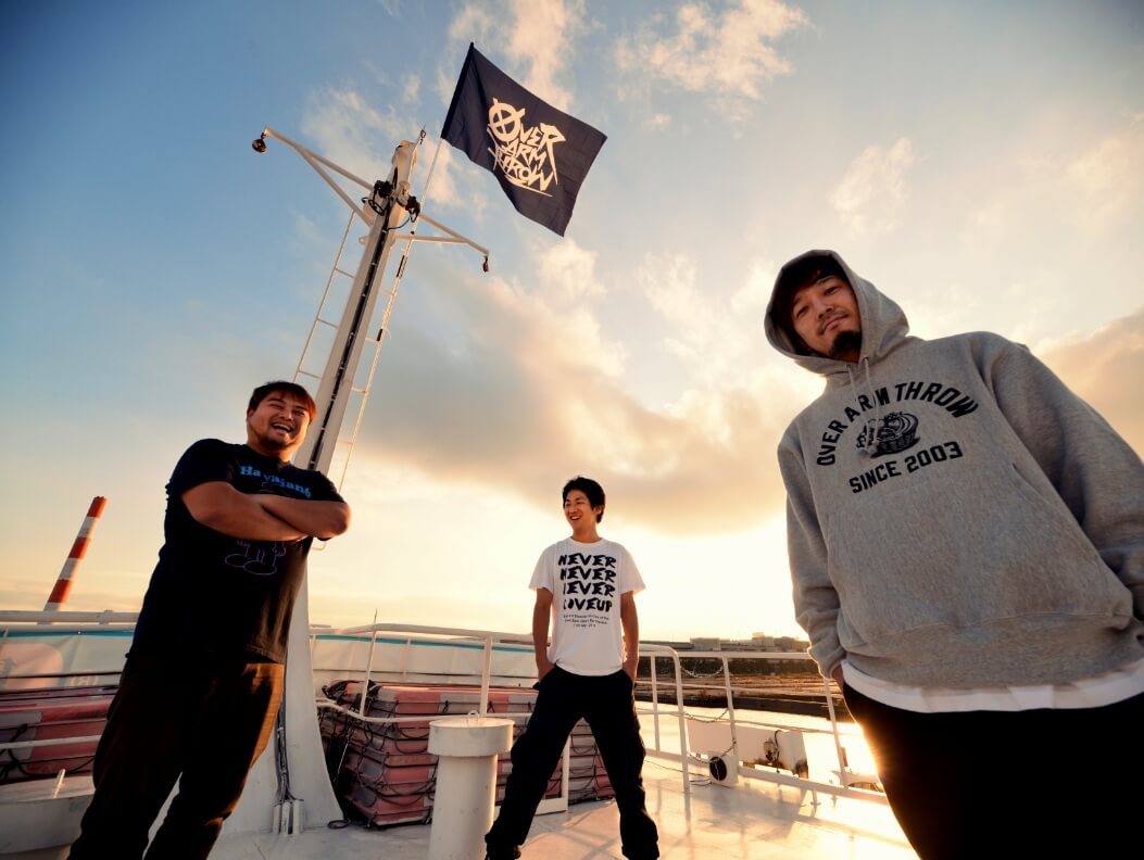 OVER ARM THROWアーティスト写真